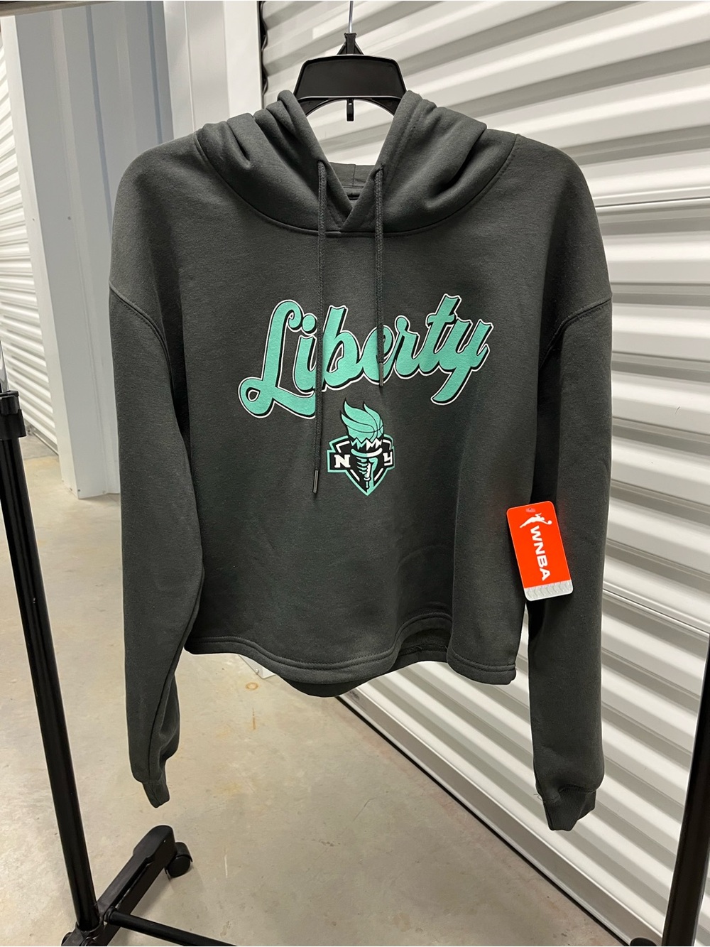 New York Liberty WNBA Cropped Hoodie Sweatshirt Womens L Charcoal Seafoam NWT